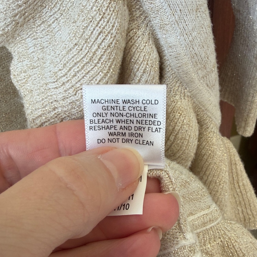 Banana Republic Cardigan - Picture 8 of 10